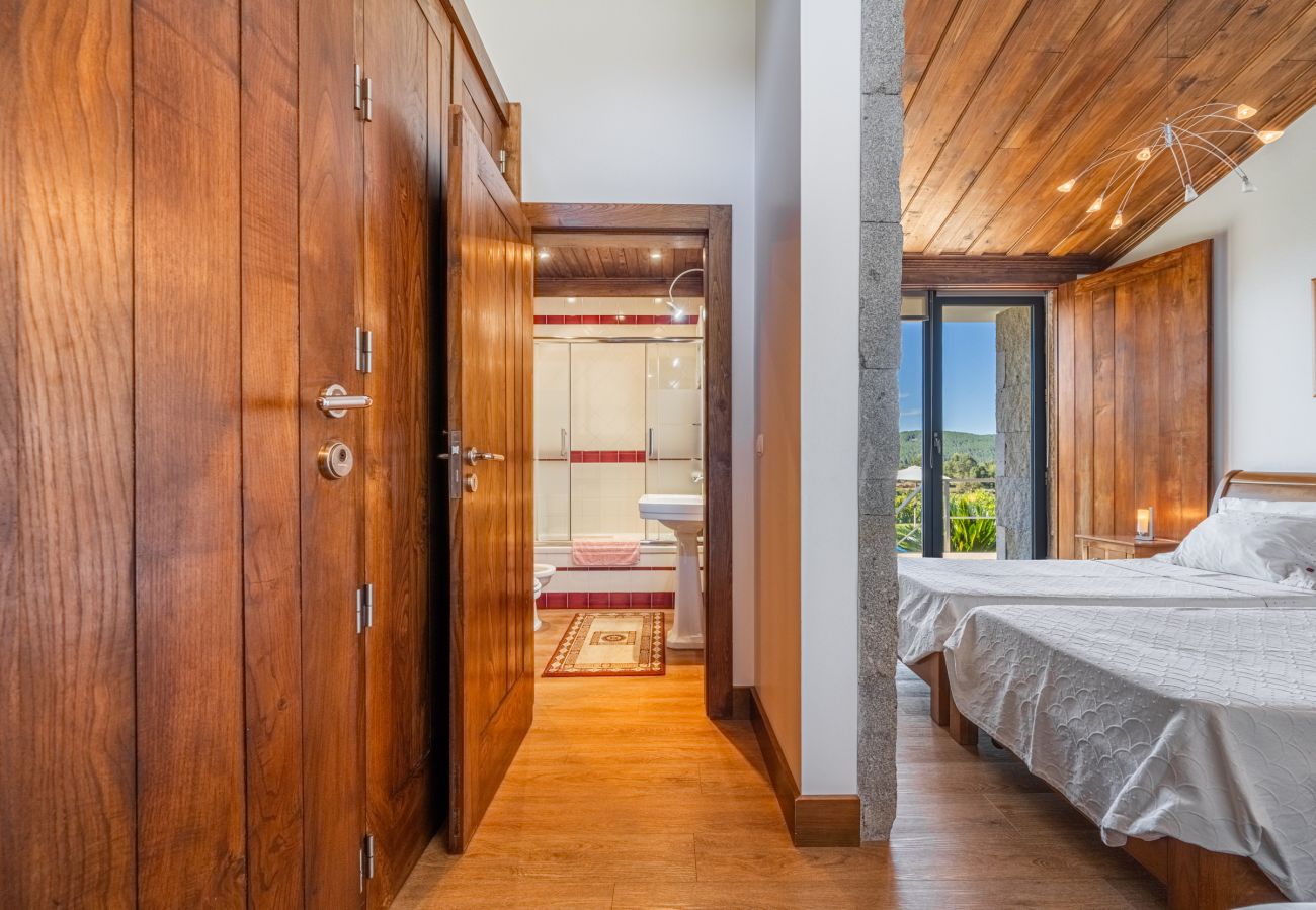 Villa in Paredes de Coura -  Villa 206 Spacious Villa Ideal for Large Groups