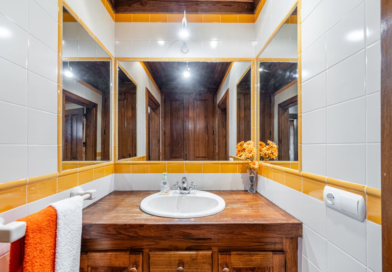 Villa in Paredes de Coura -  Villa 206 Spacious Villa Ideal for Large Groups