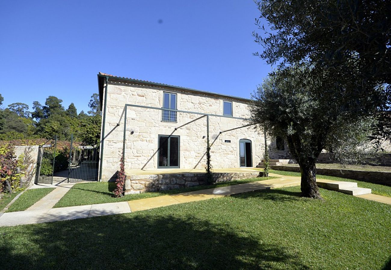 Villa in Ponte de Lima - Villa 290 Luxurious Reconverted Farmhouses w/ Pool