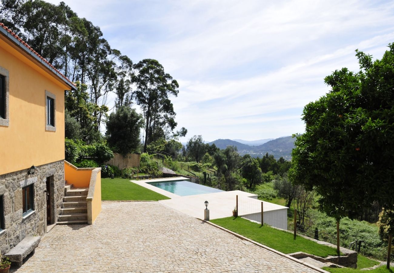Villa in Ponte de Lima - Villa 282 Lovely Villa w/Infinity Pool Valley View