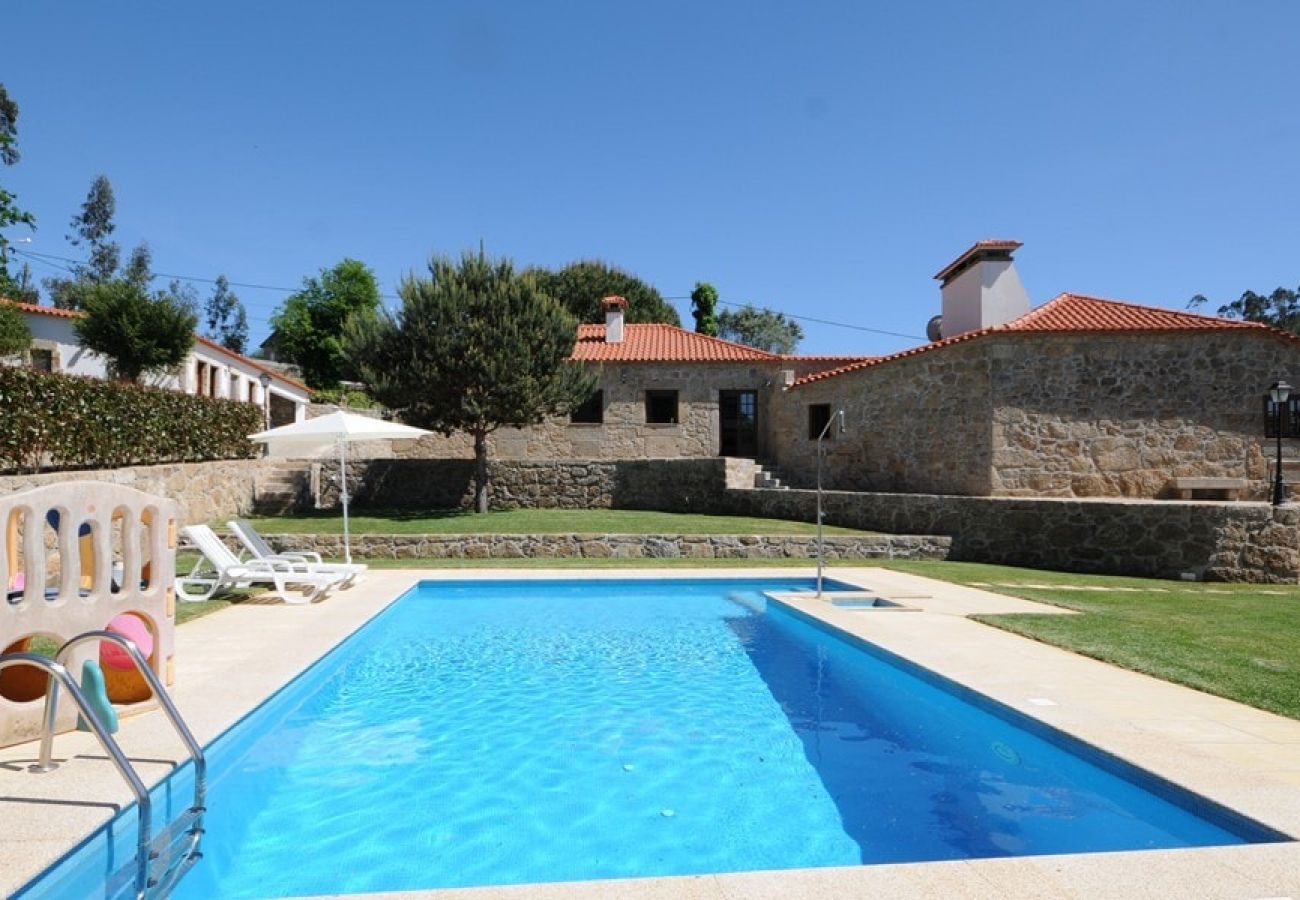 Villa in Barcelos - Villa 258 Holiday Villa w/ Pool and Large Garden