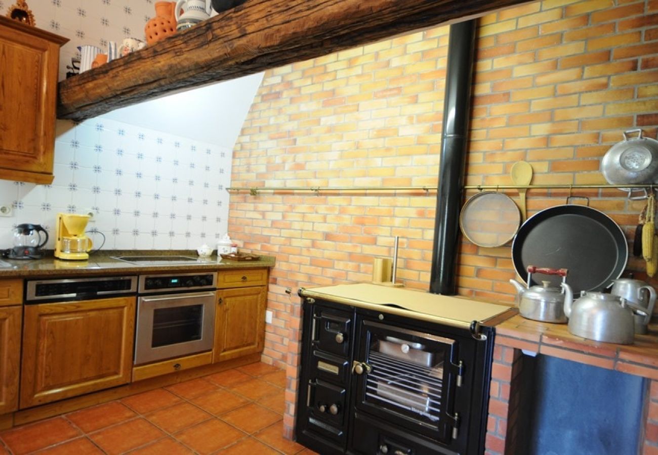 Villa in Barcelos - Villa 258 Holiday Villa w/ Pool and Large Garden