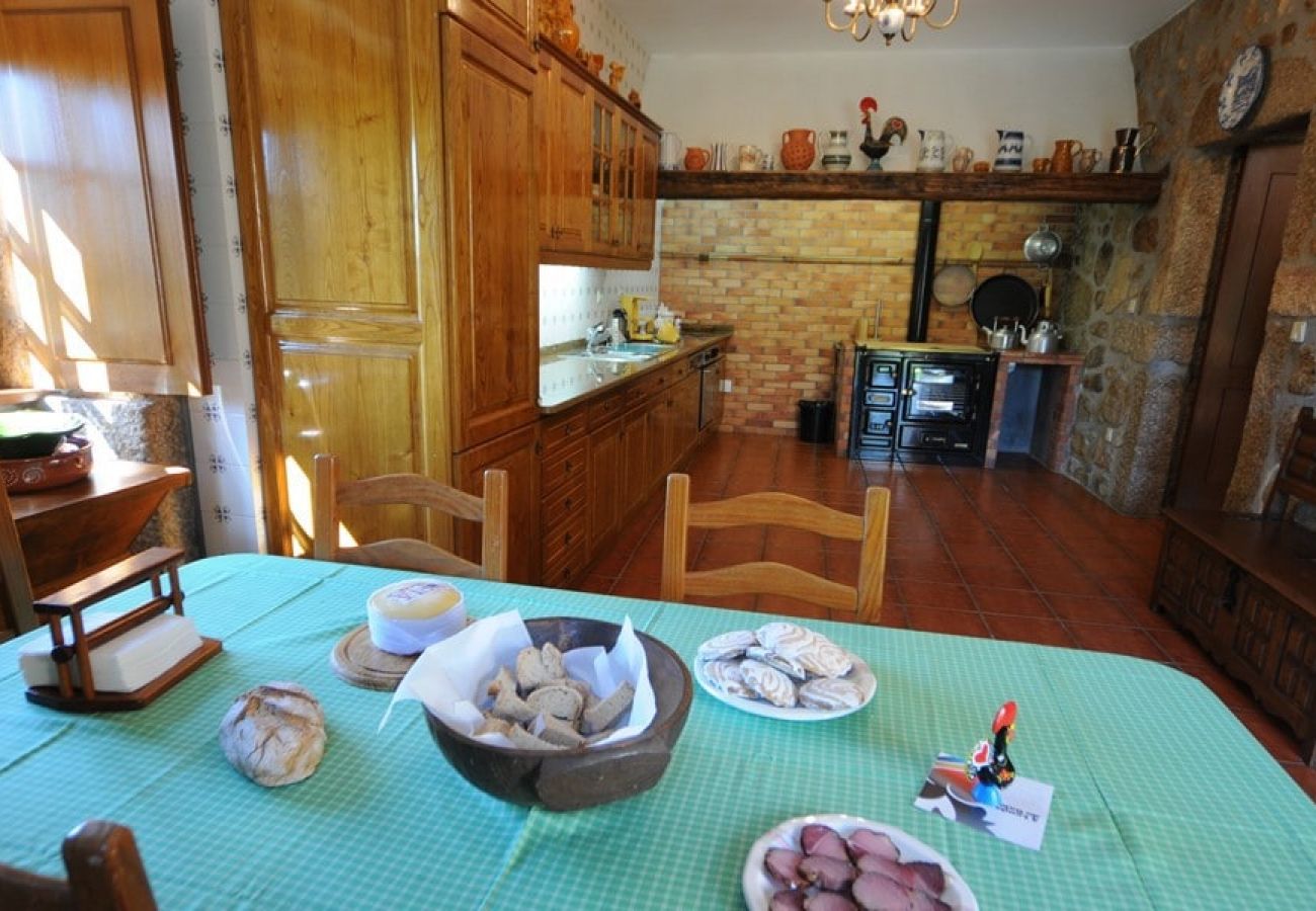 Villa in Barcelos - Villa 258 Holiday Villa w/ Pool and Large Garden