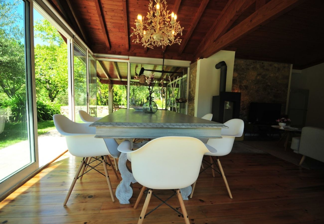 Ferienhaus in Vila Nova de Cerveira - Casa da Luz Charming Cottage w/ Beautiful Garden