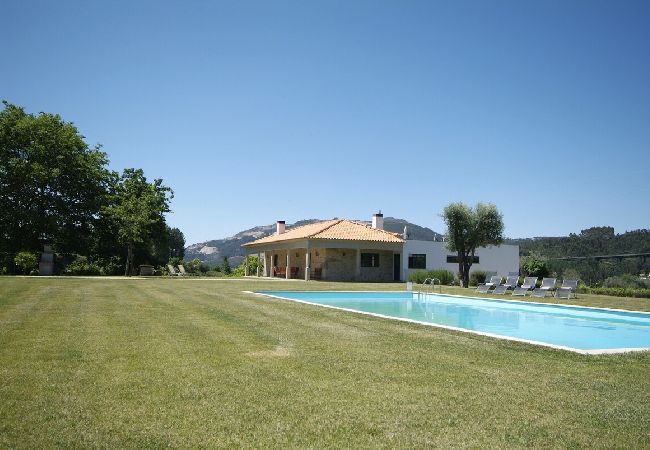 Villa en Ponte de Lima - Villa 233 Restored Farmhouse for Large Groups