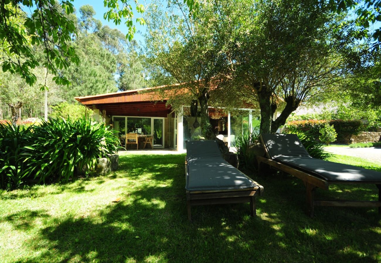 Casa en Vila Nova de Cerveira - Casa da Luz Charming Cottage w/ Beautiful Garden