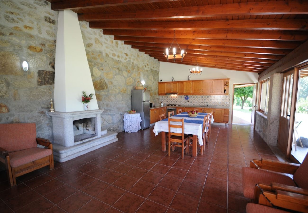 Villa en Barcelos - Villa 251 Luxury Cottage w/ Pool and Tennis Court