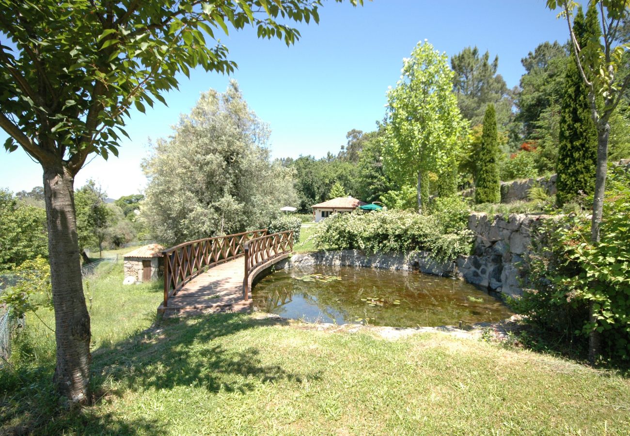 Villa en Ponte de Lima - Villa 232 Charming Restored Farmhouse for Families