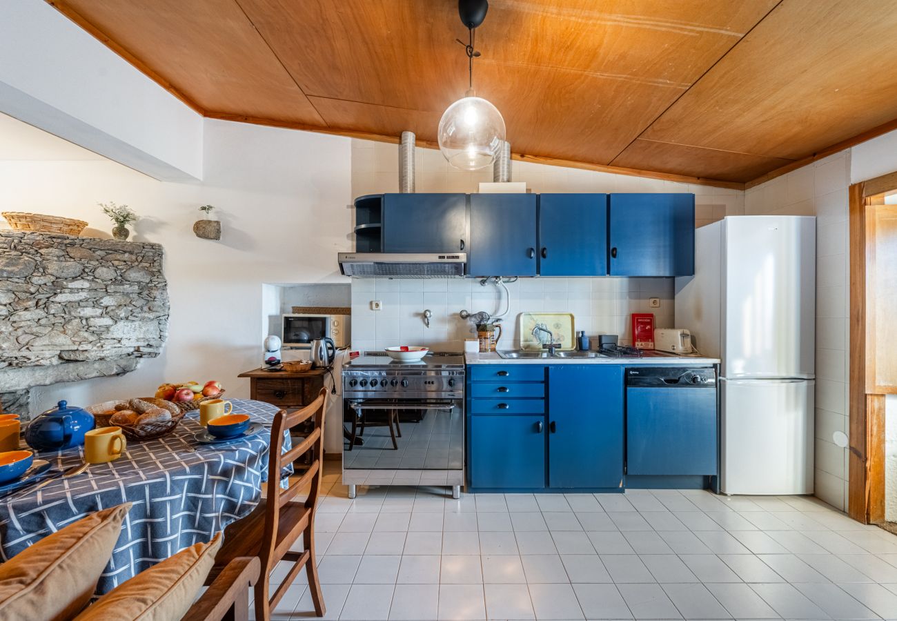 Villa en Cristelo - Villa 262 V6 - A Charming Duo of Stone Villas With Spectacular Sea Views