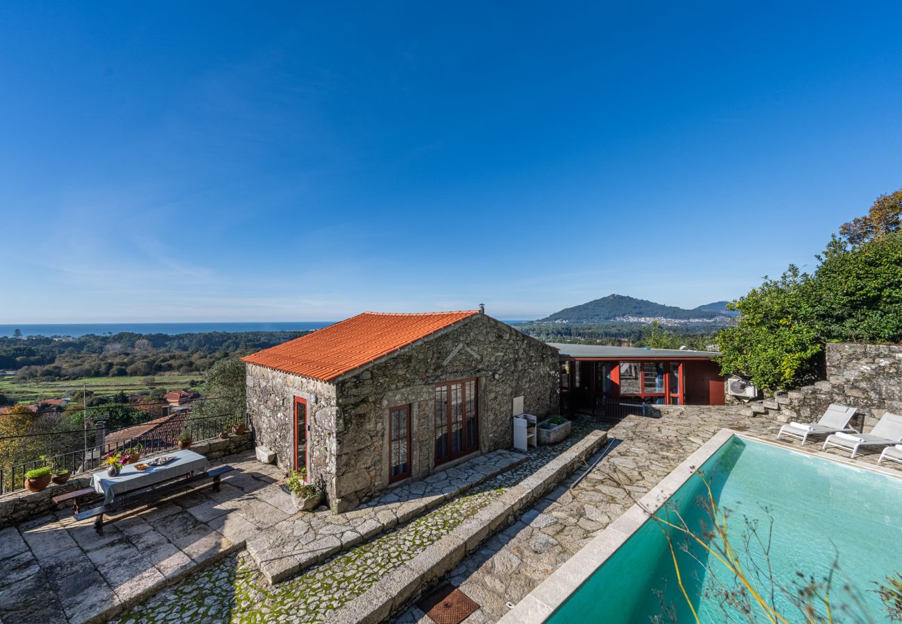 Villa en Cristelo - Villa 262  V2 - A Charming Stone Villa With Spectacular Sea Views