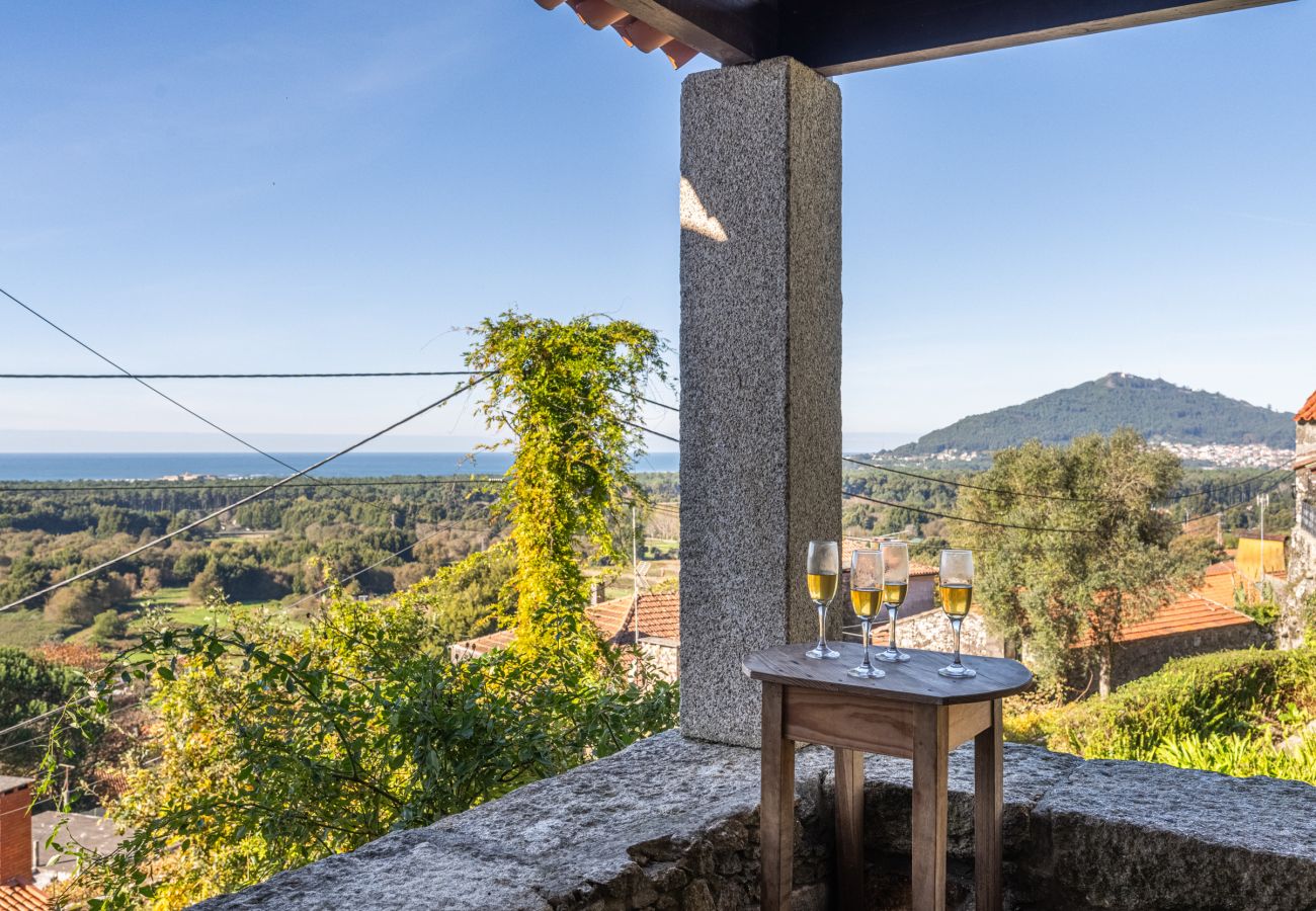 Villa en Cristelo - Villa 262  V4 - A Charming Stone Villa With Spectacular Sea Views