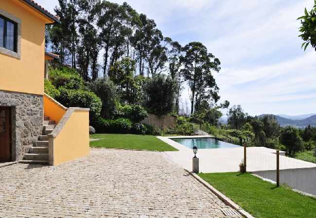 Villa à Ponte de Lima - Villa 282 Lovely Villa w/Infinity Pool Valley View