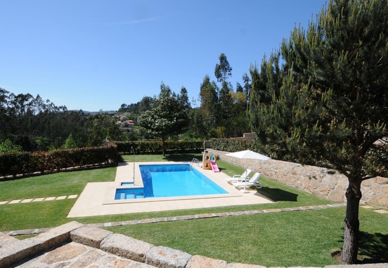Villa à Barcelos - Villa 258 Holiday Villa w/ Pool and Large Garden