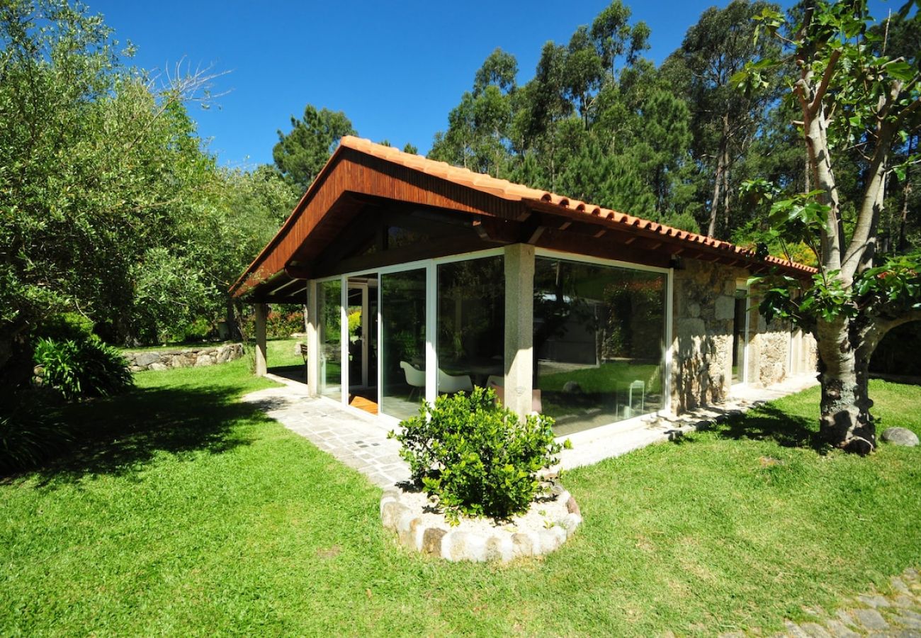 Maison à Vila Nova de Cerveira - Casa da Luz Charming Cottage w/ Beautiful Garden