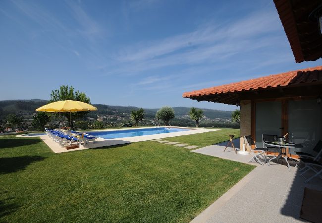 Villa à Barcelos - Villa 251 Luxury Cottage w/ Pool and Tennis Court