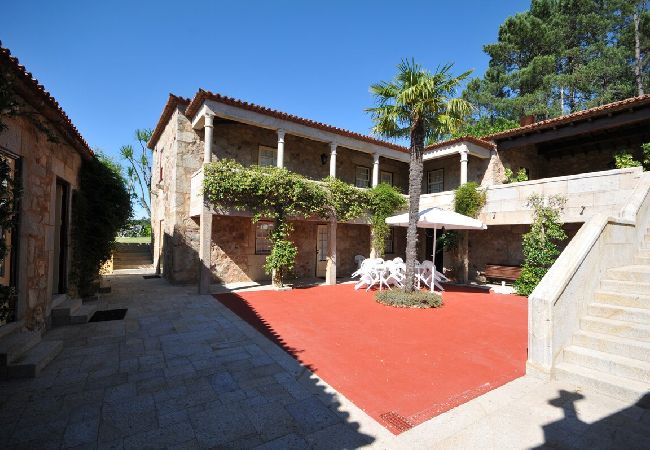 Villa em Paredes de Coura - Villa 206 Casa de Férias de Luxo Ideal para Grupos