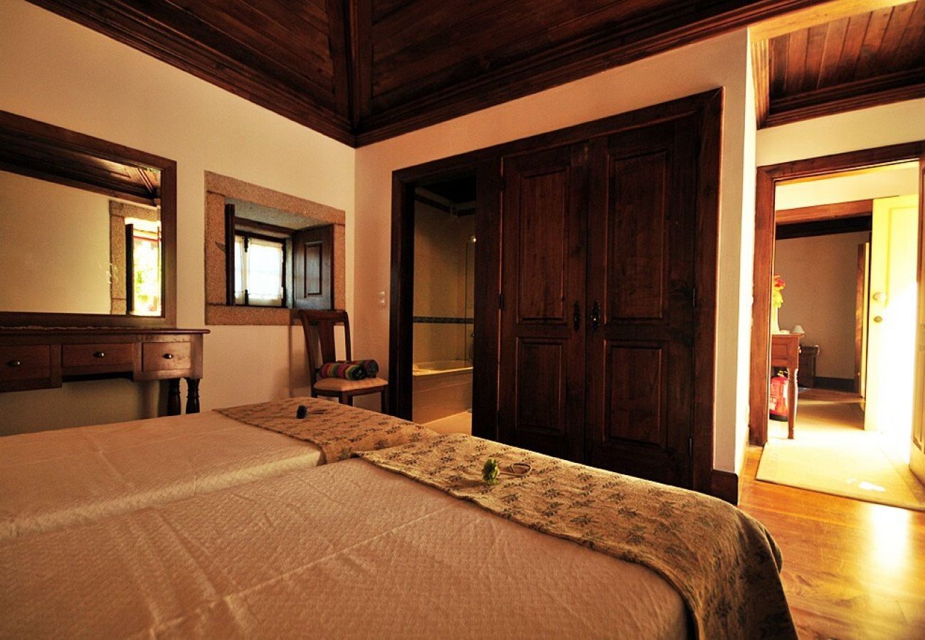 Villa em Paredes de Coura - Villa 206 Casa de Férias de Luxo Ideal para Grupos
