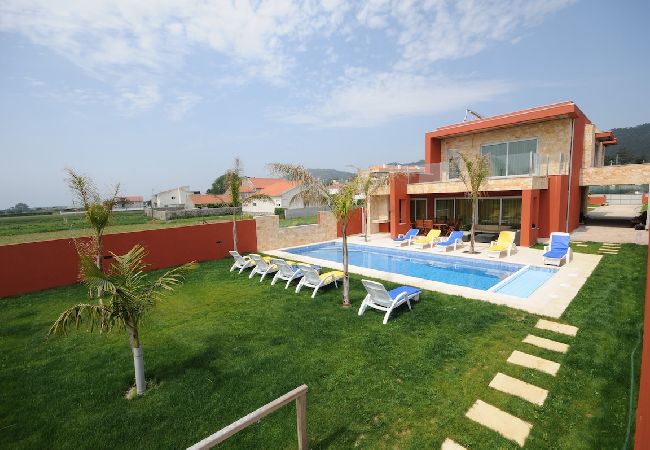 Villa em Esposende - Villa 317 Moradia c/Piscina e Ténis perto da Praia