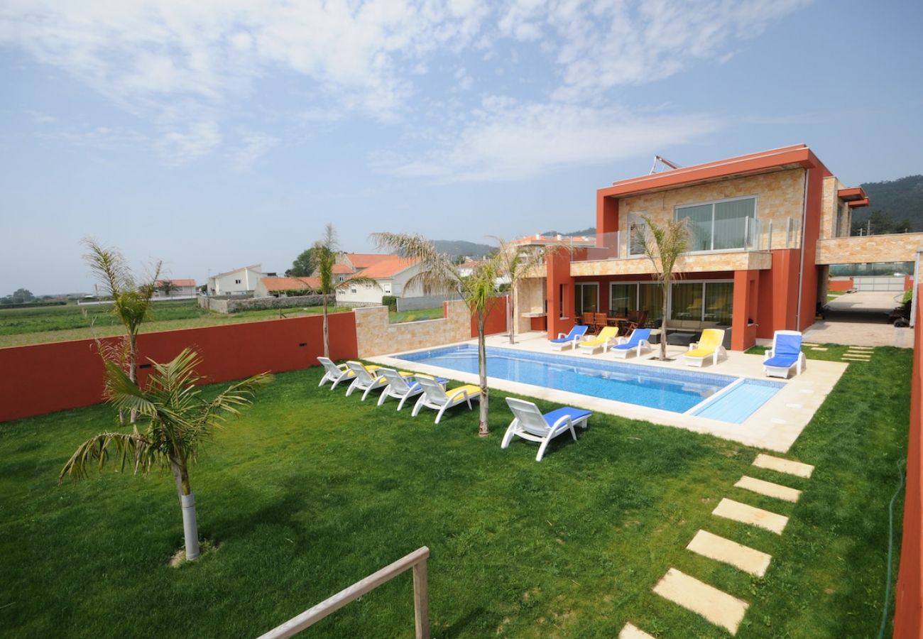 Villa em Esposende - Villa 317 Moradia c/Piscina e Ténis perto da Praia