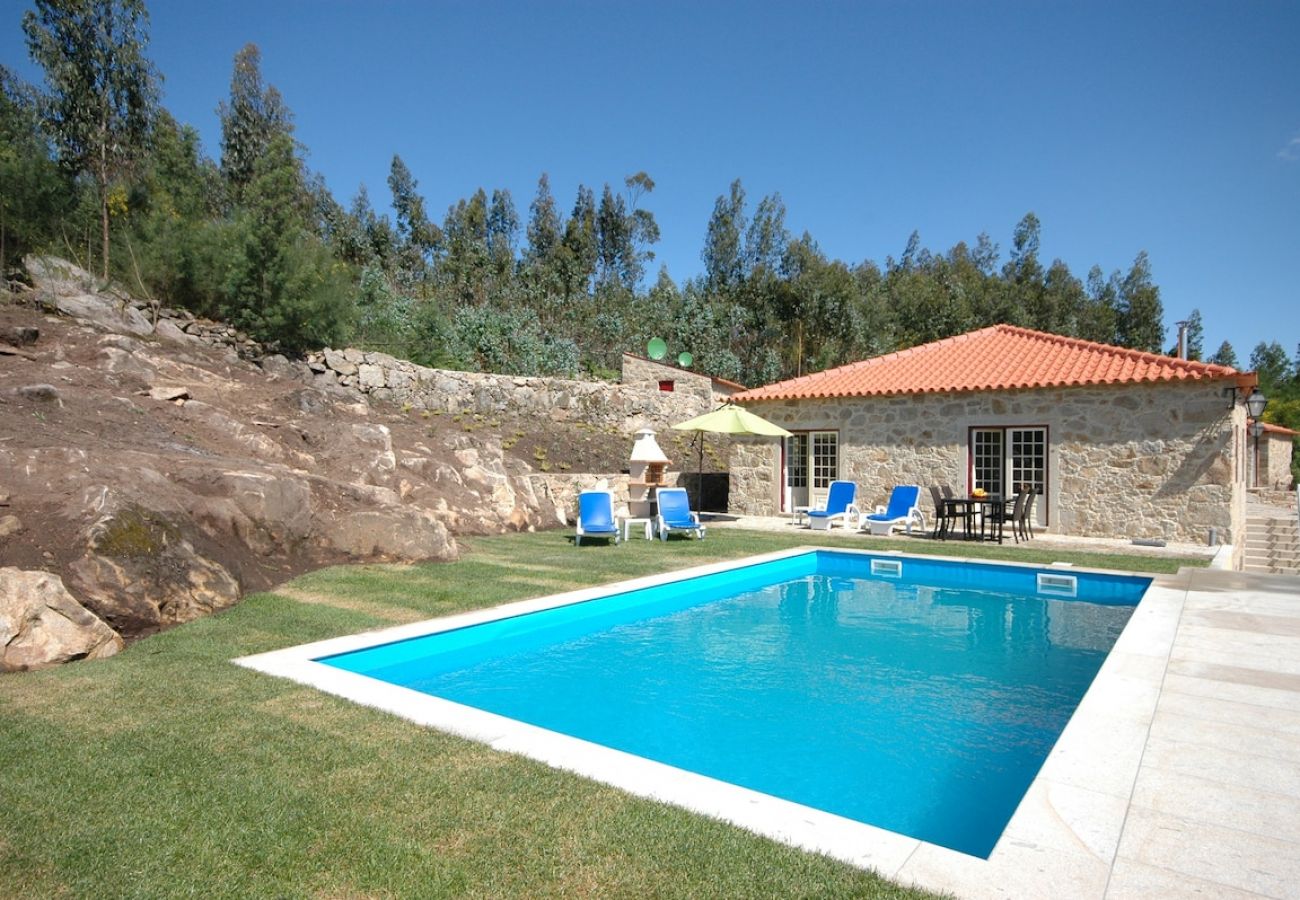 Villa em Ponte de Lima - Villa 237 Casa de Campo com Piscina Privativa