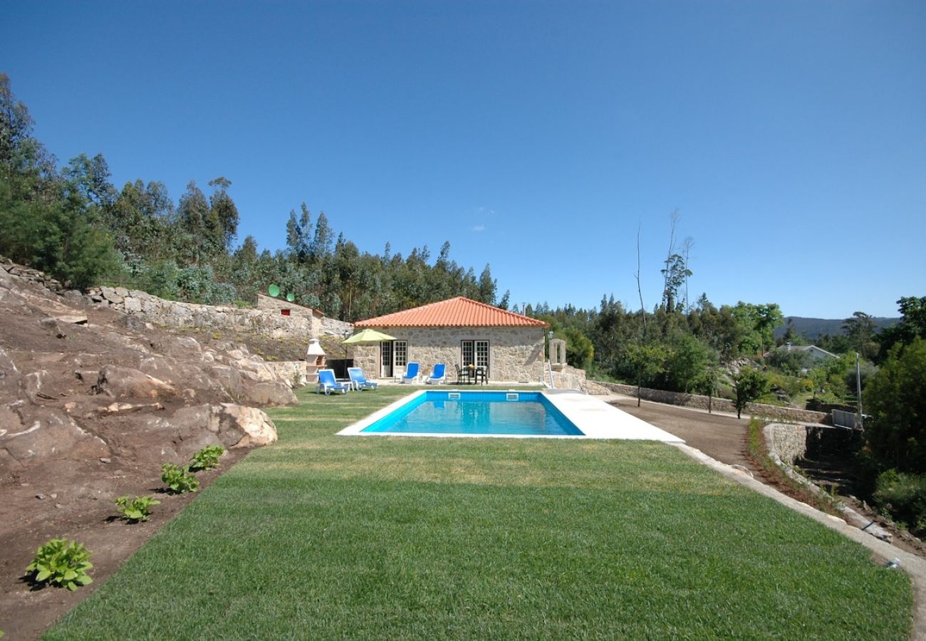 Villa em Ponte de Lima - Villa 237 Casa de Campo com Piscina Privativa