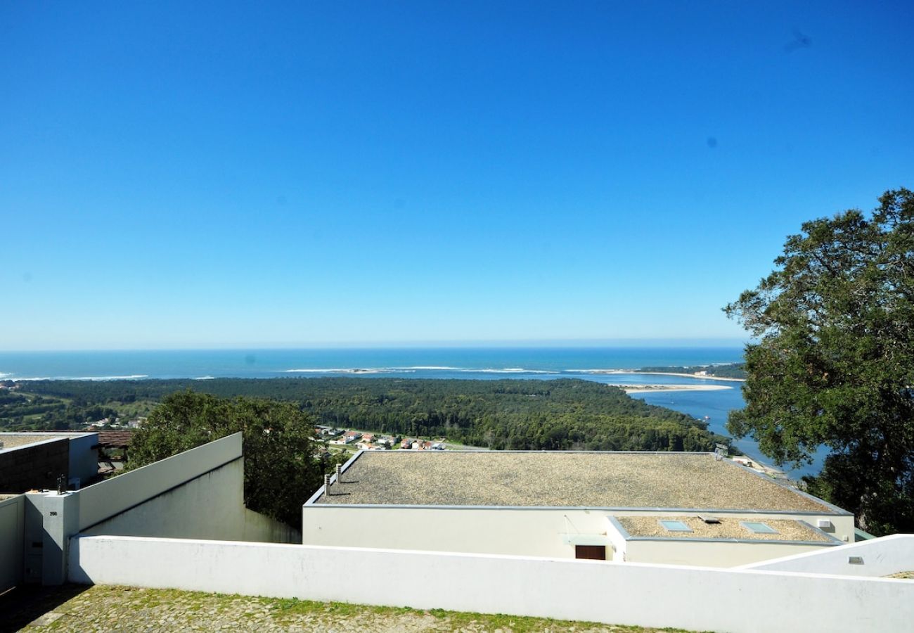 Villa em Caminha - Villa 284 Casa de Férias com Piscina e Vista Mar