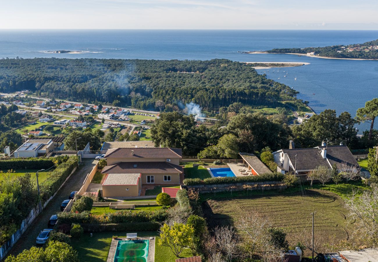 Villa em Caminha - Villa 284 Casa de Férias com Piscina e Vista Mar