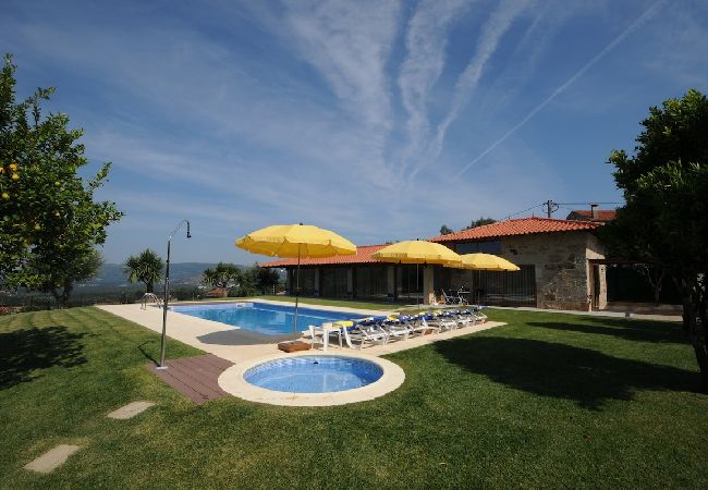 Villa em Barcelos - Villa 251 Casa de Campo de Luxo c/ Piscina e Ténis Villa em Barcelos - Villa 251 Casa de Campo de Luxo c/ Piscina e Ténis