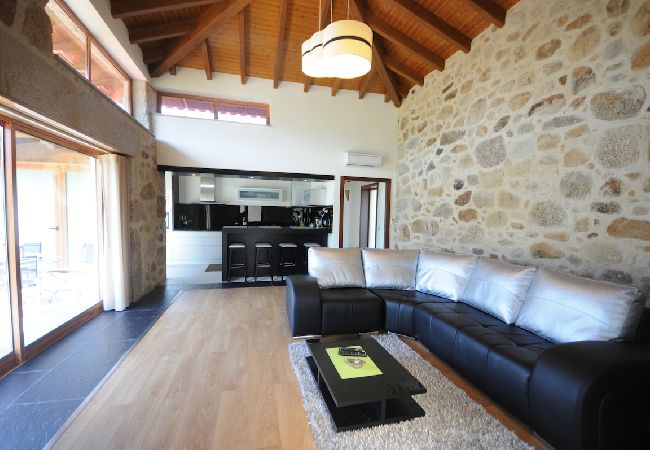 Villa em Barcelos - Villa 251 Casa de Campo de Luxo c/ Piscina e Ténis Villa em Barcelos - Villa 251 Casa de Campo de Luxo c/ Piscina e Ténis