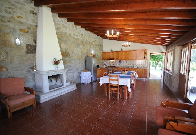 Villa em Barcelos - Villa 251 Casa de Campo de Luxo c/ Piscina e Ténis Villa em Barcelos - Villa 251 Casa de Campo de Luxo c/ Piscina e Ténis