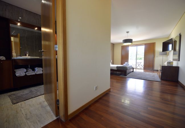 Villa em Barcelos - Villa 320 – Villa com Piscina, Jacuzzi e Ténis Villa em Barcelos - Villa 320 – Villa com Piscina, Jacuzzi e Ténis