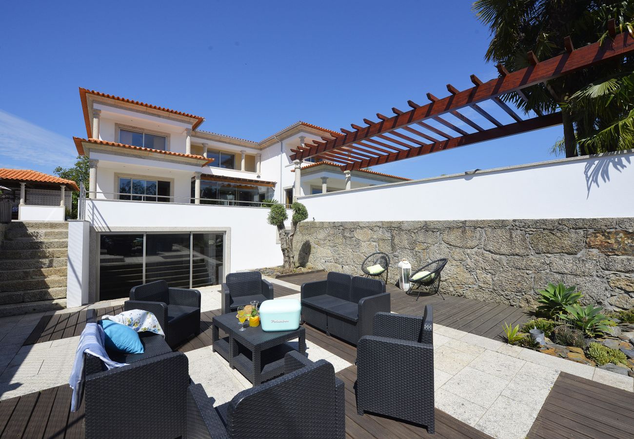 Villa em Barcelos - Villa 320 – Villa com Piscina, Jacuzzi e Ténis