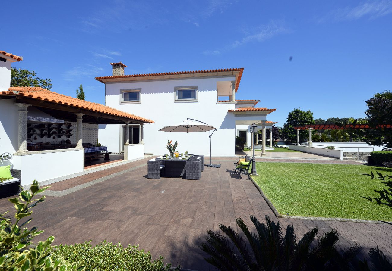 Villa em Barcelos - Villa 320 – Villa com Piscina, Jacuzzi e Ténis