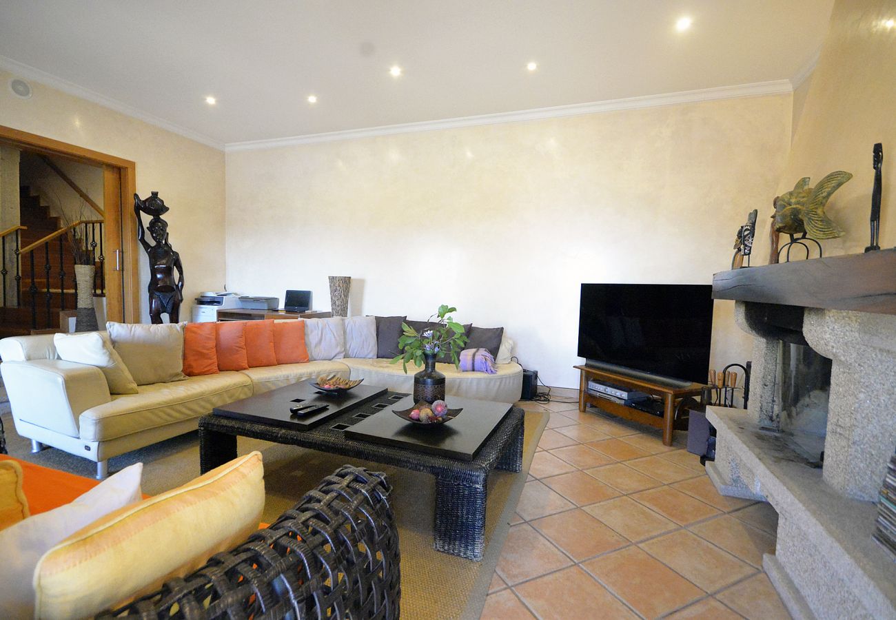 Villa em Ponte de Lima - Villa 295 Casa de Pedra Típica Totalmente Renovada