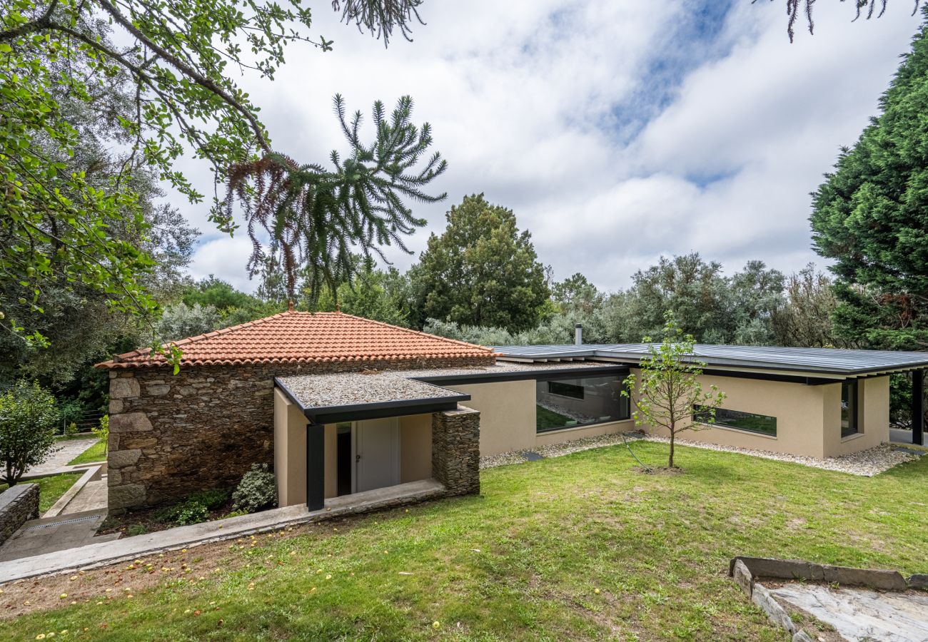Villa em Orbacém - Villa 243