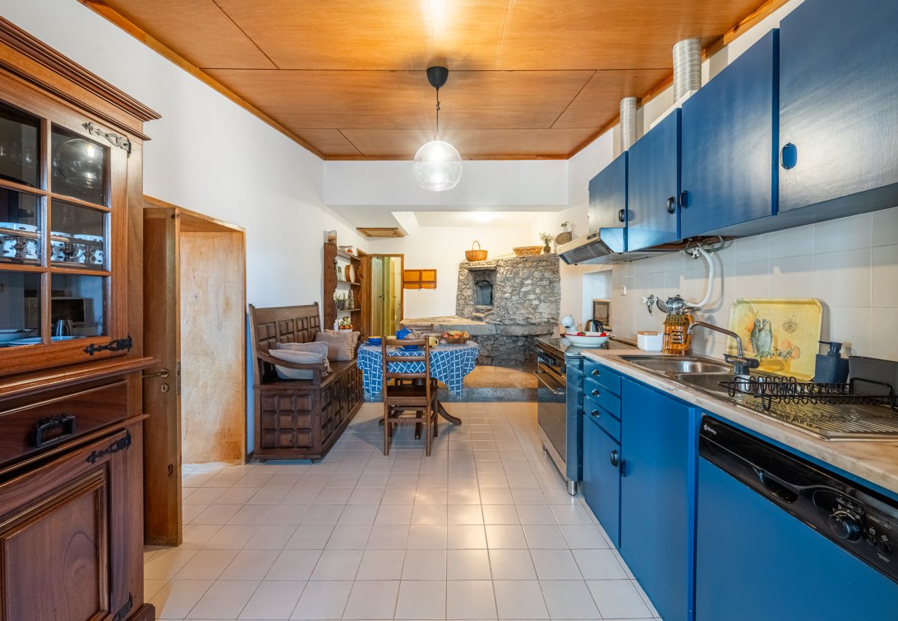 Villa em Cristelo - Villa 262 V6 - A Charming Duo of Stone Villas With Spectacular Sea Views