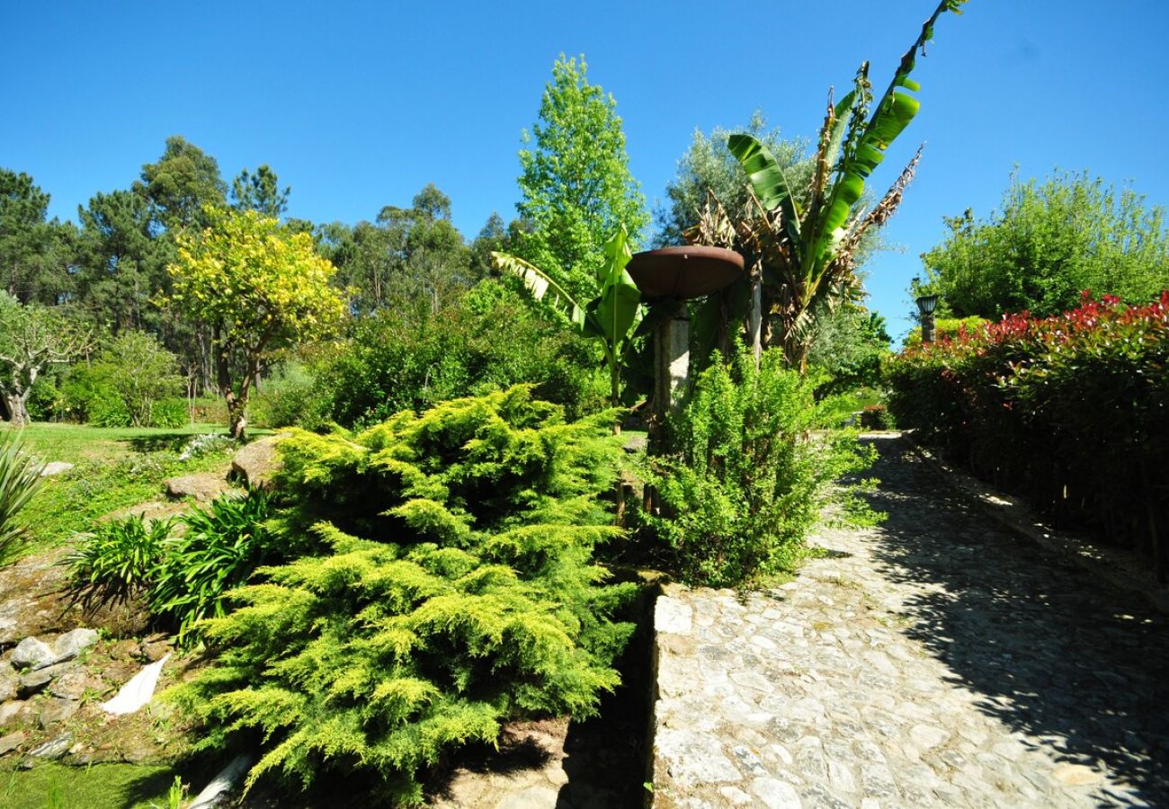 House in Vila Nova de Cerveira - Casa de Santiago Charming Cottage w/ Beautiful Garden