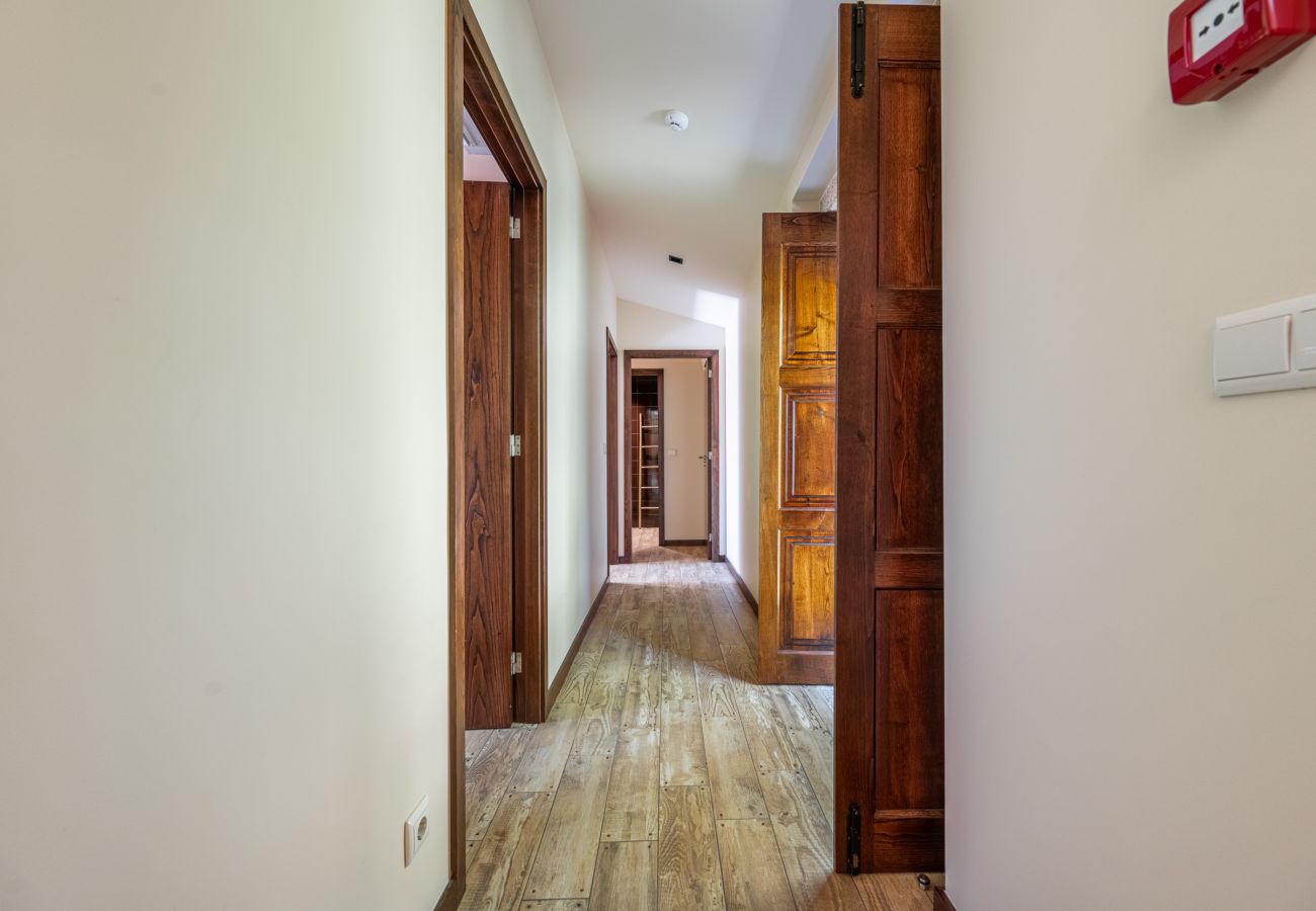 Villa in Ponte de Lima - Villa 290 Luxurious Reconverted Farmhouses w/ Pool