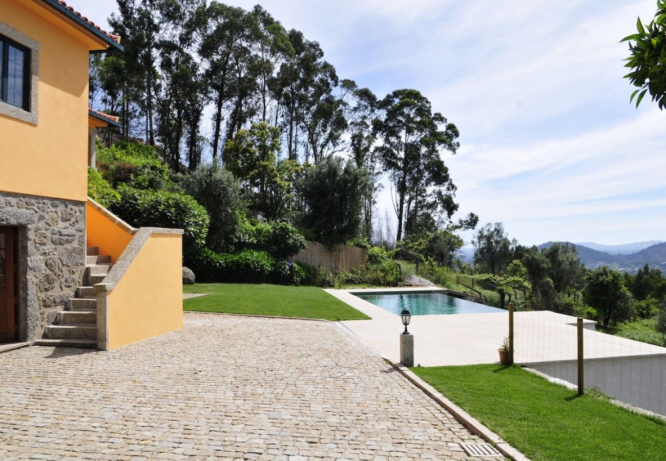 Villa in Ponte de Lima - Villa 282 Lovely Villa w/Infinity Pool Valley View