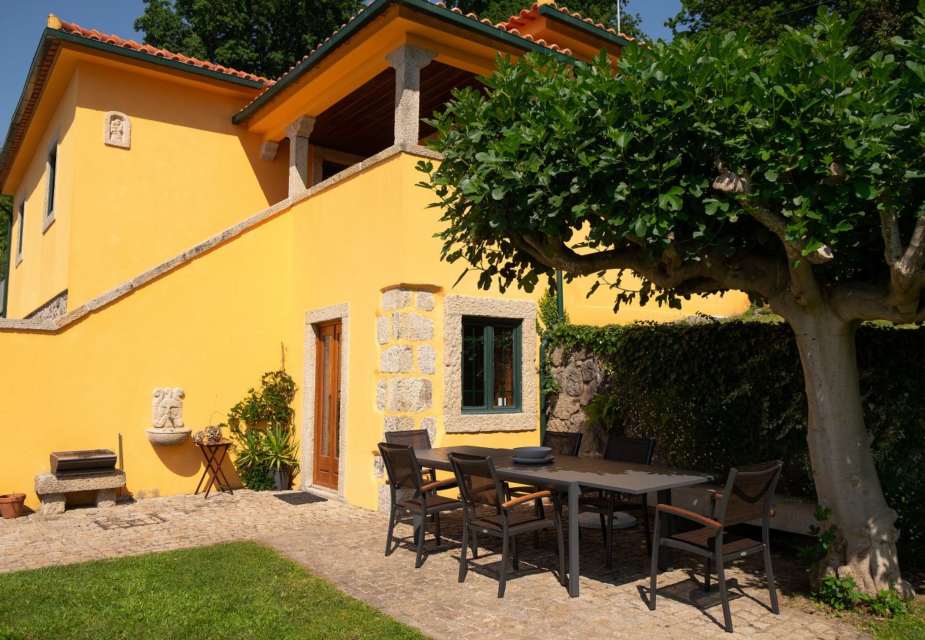 Outdoor alfresco dining area