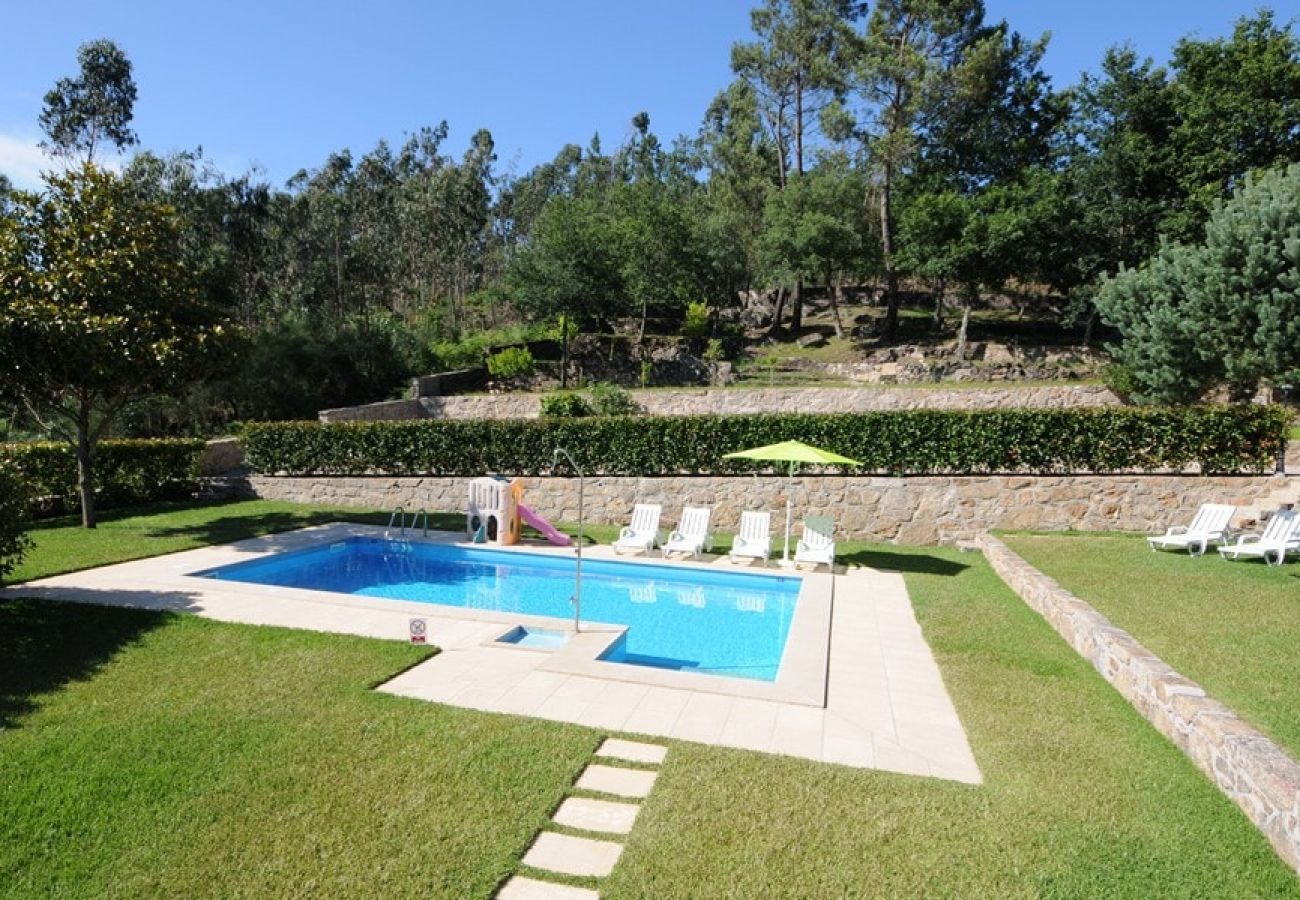 Villa in Barcelos - Villa 258 Holiday Villa w/ Pool and Large Garden