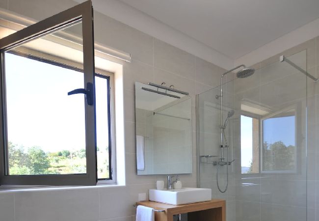 Villa in Ponte de Lima - Villa 272 Luxury Holiday Villa overlooking Valley Villa in Ponte de Lima - Villa 272 Luxury Holiday Villa overlooking Valley