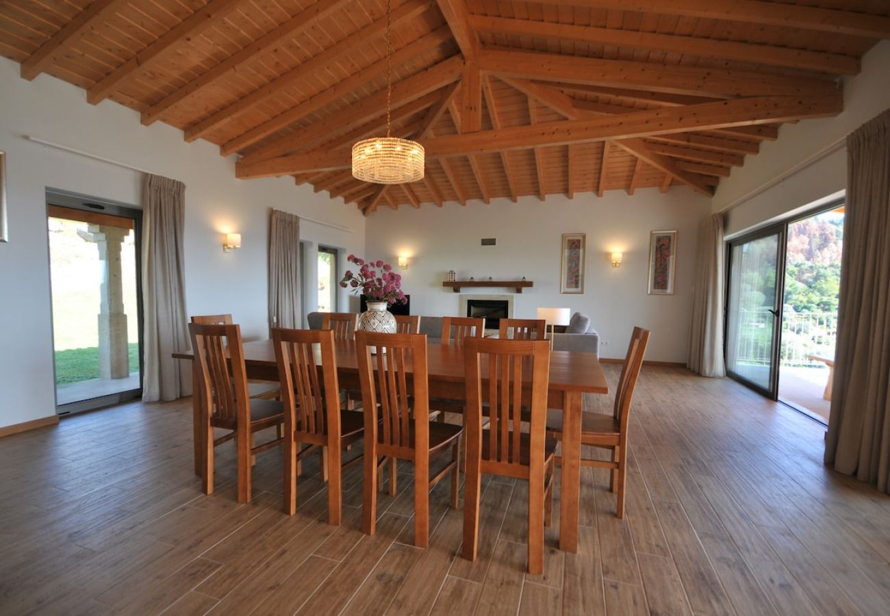Villa in Ponte de Lima - Villa 272 Luxury Holiday Villa overlooking Valley
