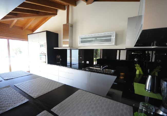 Villa in Barcelos - Villa 251 Luxury Cottage w/ Pool and Tennis Court Villa in Barcelos - Villa 251 Luxury Cottage w/ Pool and Tennis Court