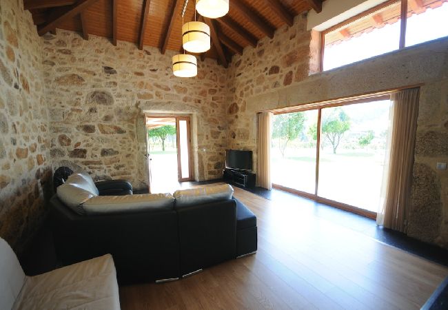 Villa in Barcelos - Villa 251 Luxury Cottage w/ Pool and Tennis Court Villa in Barcelos - Villa 251 Luxury Cottage w/ Pool and Tennis Court