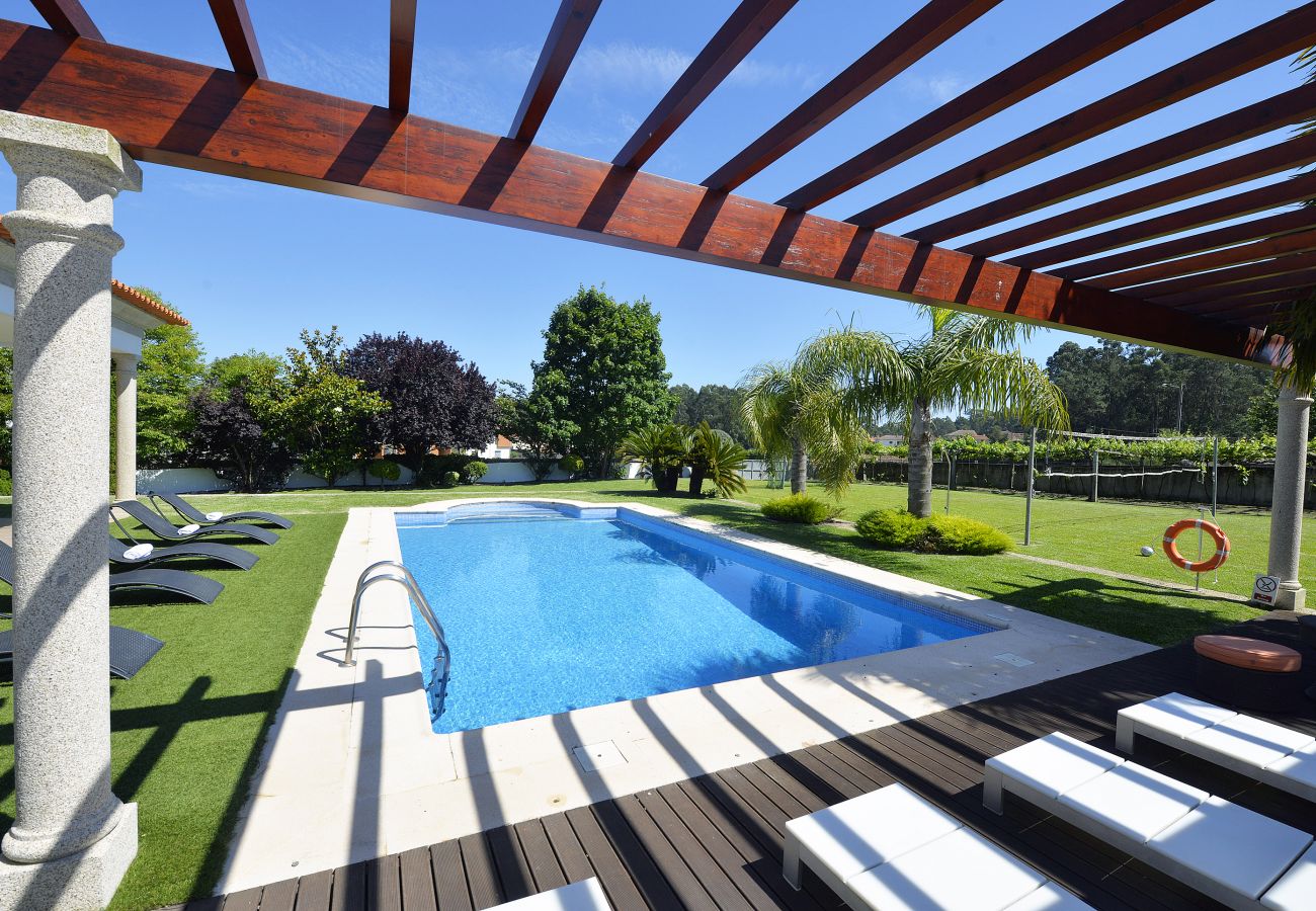 Swimming pool terrace at villa 320