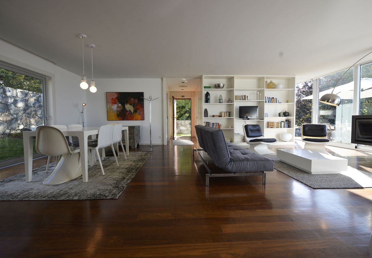 Open plan living and dining area