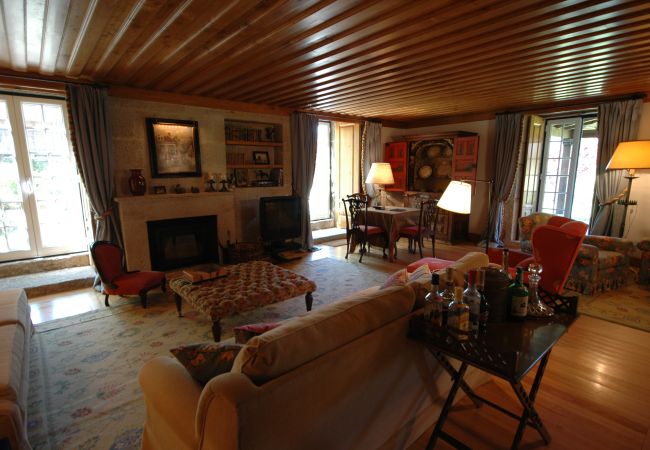 Villa in Ponte de Lima - Villa 232 Charming Restored Farmhouse for Families Villa in Ponte de Lima - Villa 232 Charming Restored Farmhouse for Families