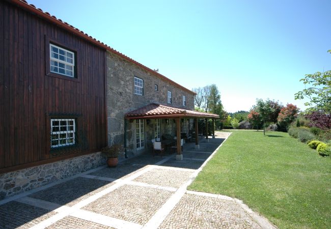 Villa in Ponte de Lima - Villa 232 Charming Restored Farmhouse for Families Villa in Ponte de Lima - Villa 232 Charming Restored Farmhouse for Families