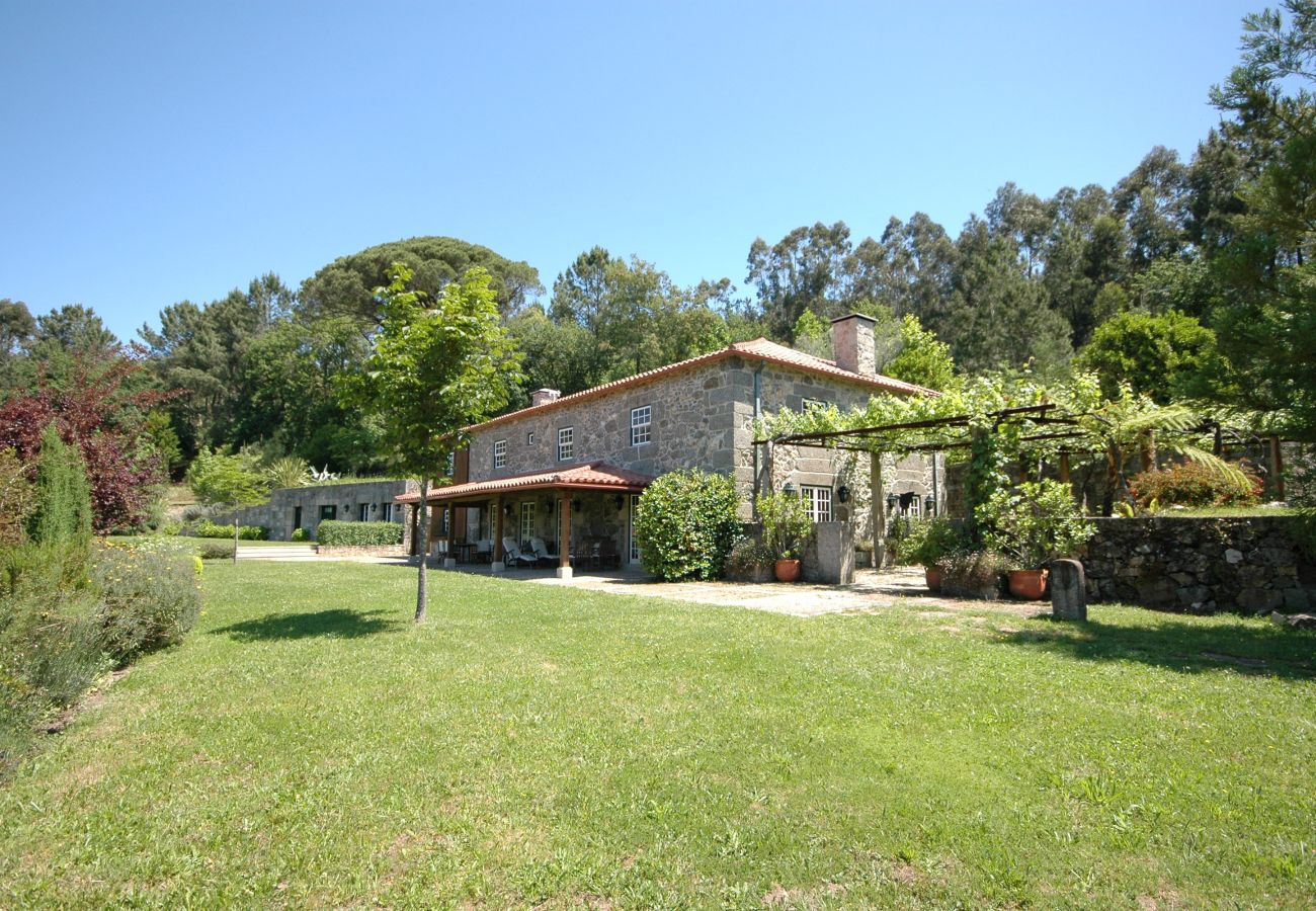 Villa in Ponte de Lima - Villa 232 Charming Restored Farmhouse for Families